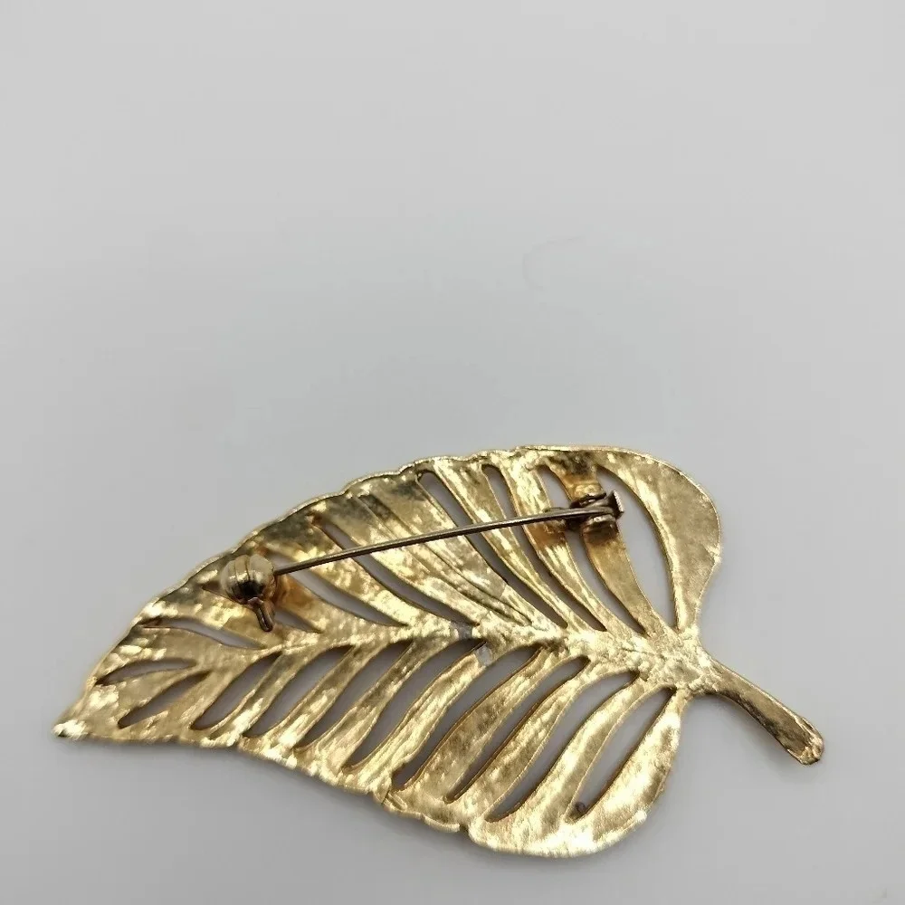 Vintage Black Enamel Leaf Brooch Pin Lapel Gold Tone